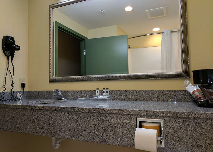Country & By Radisson, Tallahassee-university Area, Fl Hotel
