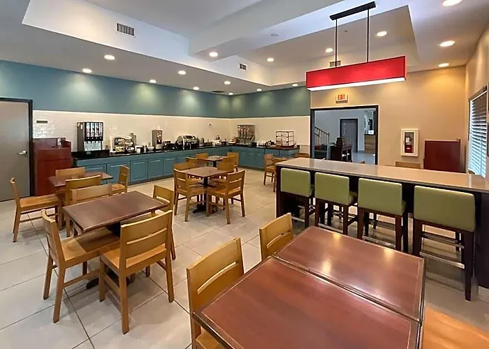 Hotel Country & By Radisson, Tallahassee-university Area, Fl